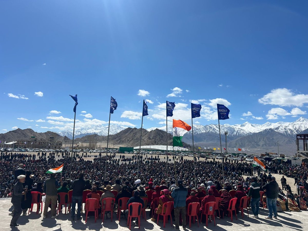 Adil Akhzer tweet media