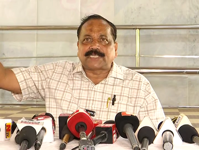 badakhabarnews's tweet photo. #୩_ବିଧାୟକ_କଟକକୁ_କଳଙ୍କିତ_କଲେ
-ରାଜ୍ୟସଭା ନିର୍ବାଚନରେ କ୍ରସ୍ ଭୋଟିଂ ନେଇ ବର୍ଷିଲେ କଟକ ମେୟର
-୩ ବିଧାୟକ କଟକକୁ କଳଙ୍କିତ କଲେ କହିଲେ ମେୟର ସୁବାସ ସିଂ
-କଟକ ଜିଲ୍ଲାର ୩ ବିଧାୟକଙ୍କ ନାଁ ନେଇ ବର୍ଷିଲେ ସୁବାସ
#RajyaSabhaCrossVoting #CuttackMayor #SubhasSingh #MLABetrayal #BadaKhabar https://t.co/R8jH9kDohq