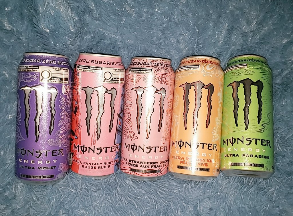 bat 𝜗ৎ shedtwt tweet media