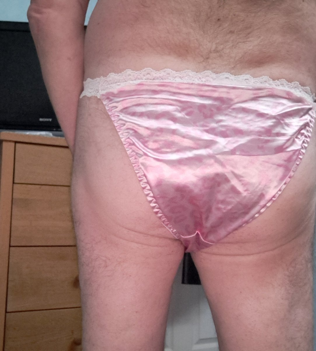 EllaFenella 3.5K tweet media