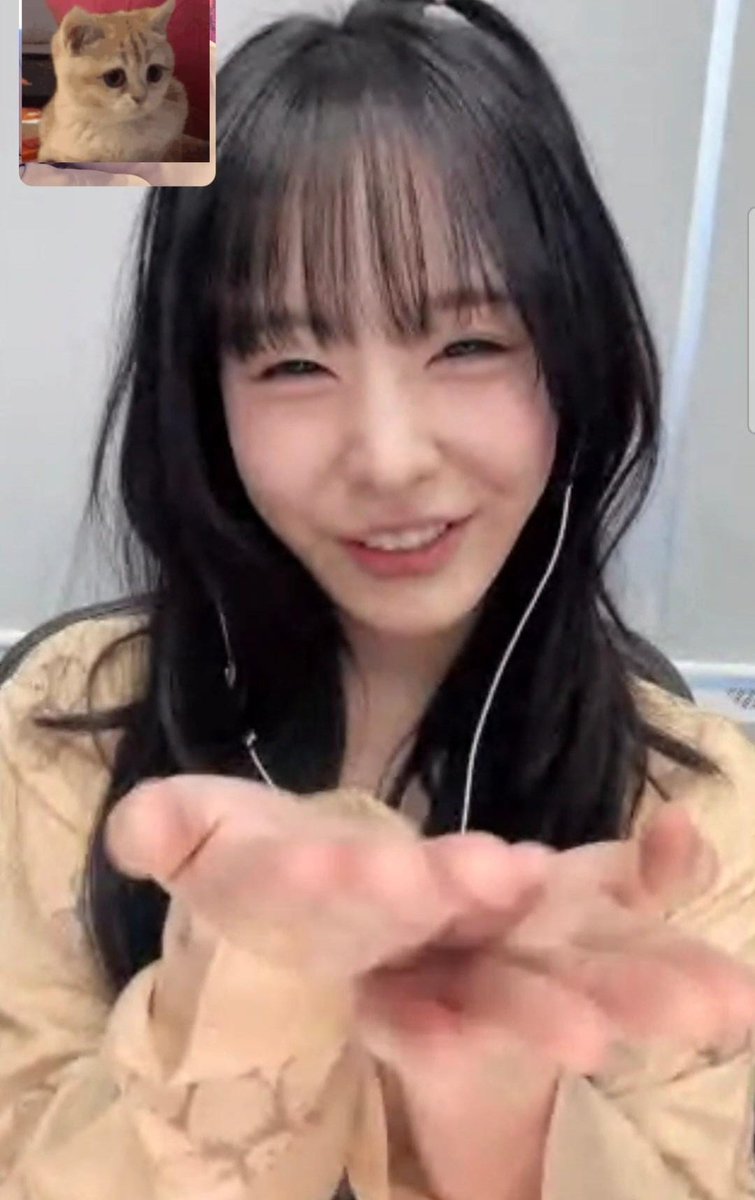 loonaproducer's tweet image. cutest angel

#CLASSy #클라씨
#SEONYOU #선유