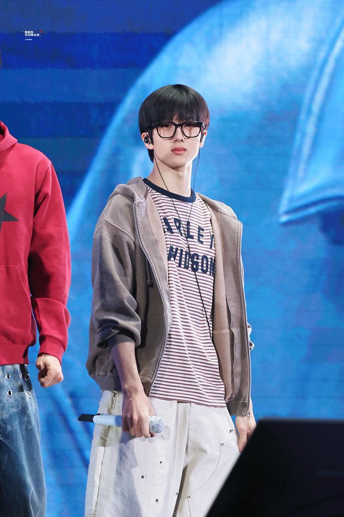 𝗥𝗘𝗗 𝗖𝗛𝗘𝗖𝗞 tweet media