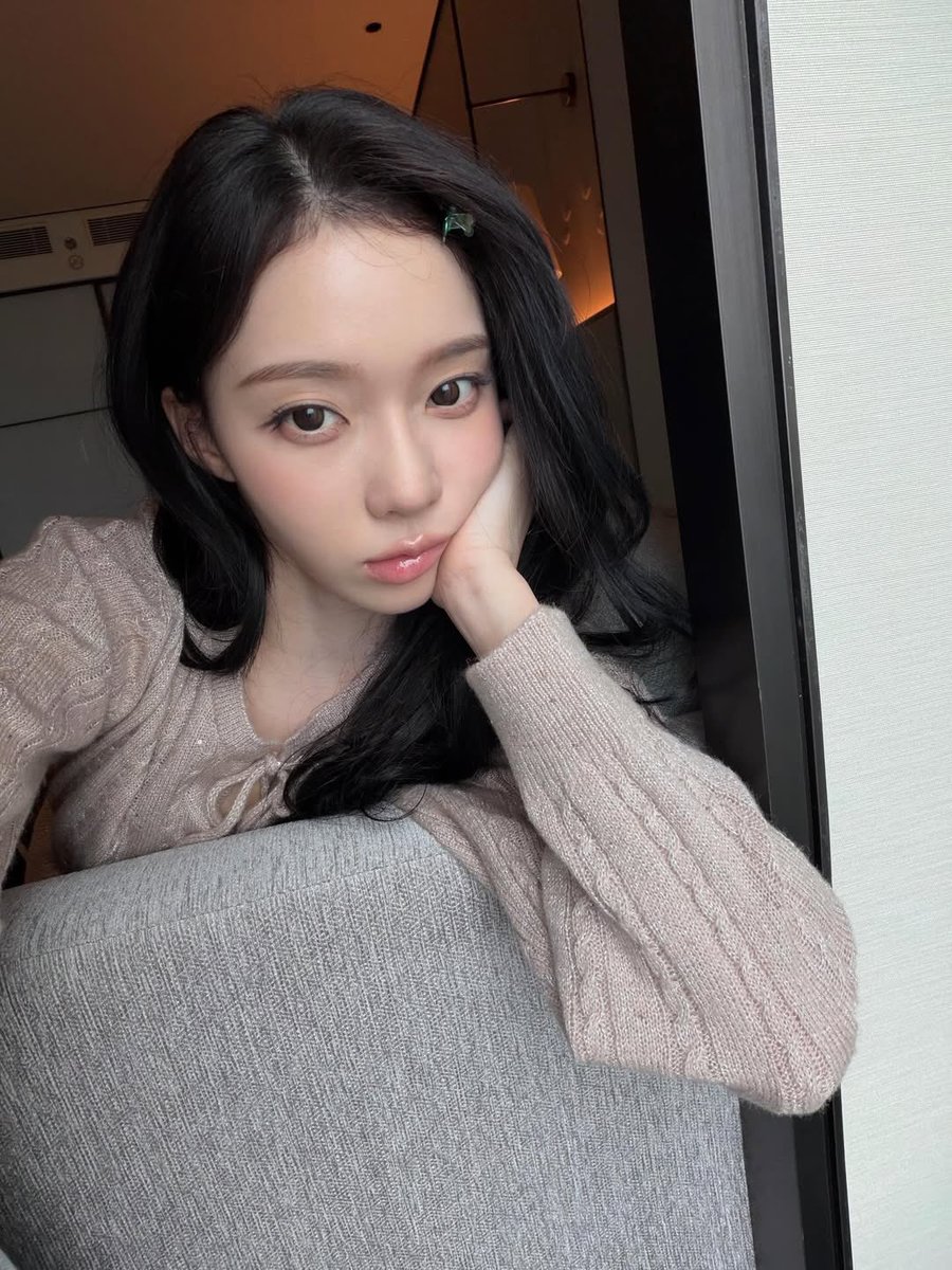 hourly winter tweet media