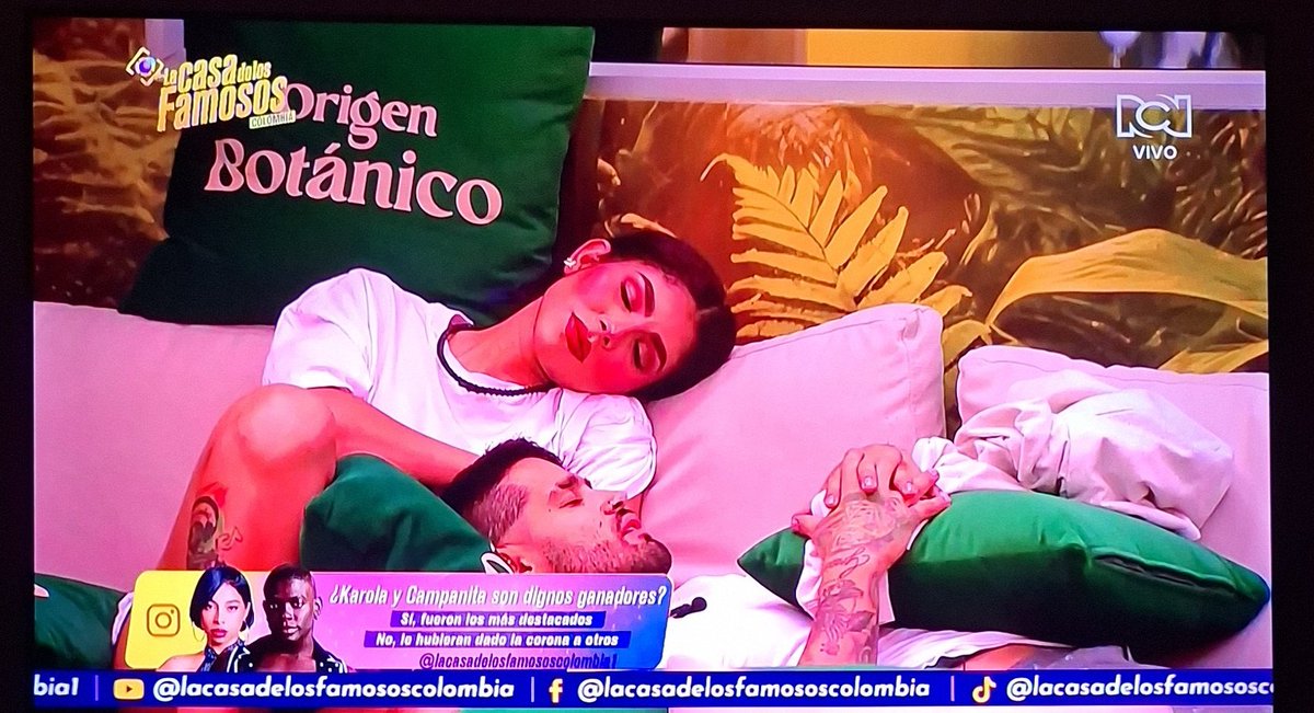 Vαηєssα ♡!  ツ tweet media