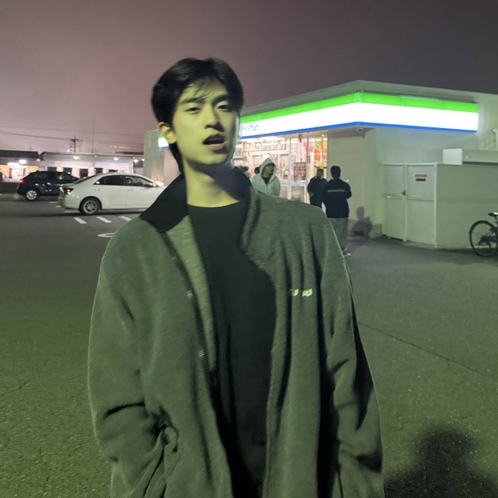 e𐙚🔖 tweet media