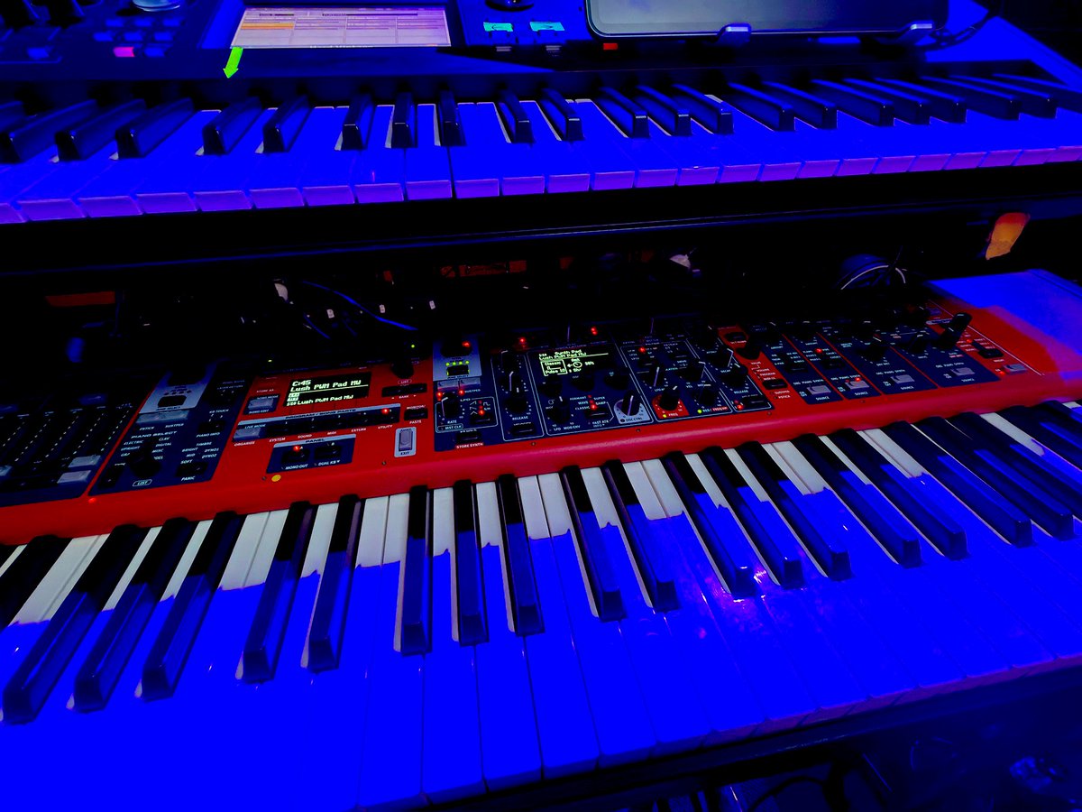 #ポケミク

最終日 昼公演もメチャ弾きまくったー🎹🔥

いよいよ残すところ最終公演のみ！
頑張るぞー💪