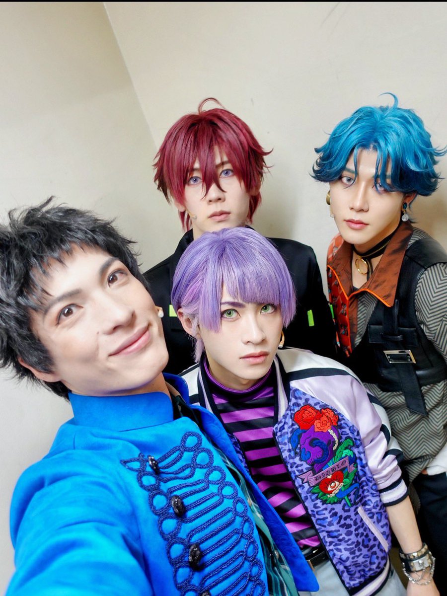 yopinapi0818's tweet photo. Groovy Stage「ブレイクマイケース」
無事、千秋楽を終えることができました。

恩田灯世として、特務部として、
そして時には代行として
全公演を走り抜けられたこと、心から感謝しています。

劇場で、そして配信で、この作品に触れてくださった皆さん、本当にありがとうございました。

あの時間や景色が、ふとした瞬間に思い出されるようなものになっていたら嬉しいです。

またどこかで、、、

 #舞台ブレマイ