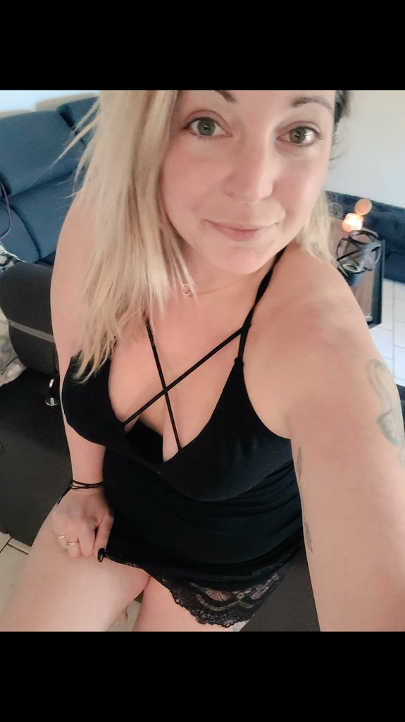 maeva et Julien vie de rêve et coquine💞🔞🔞💞💞 tweet media