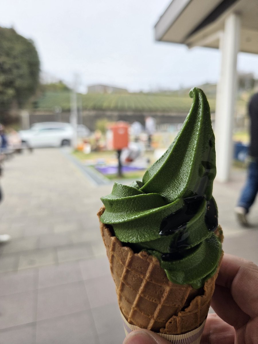 カティス tweet media