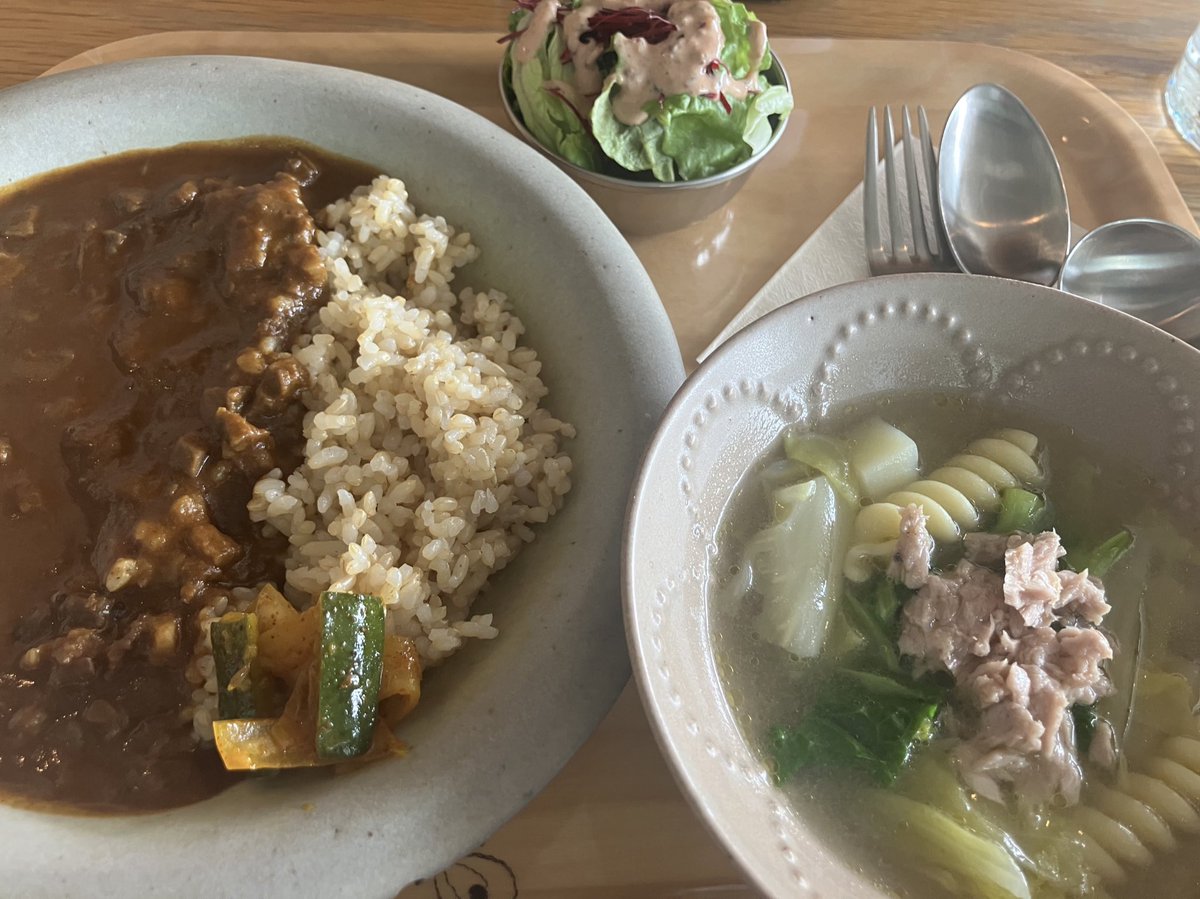 reneesinge's tweet photo. 家と庭最高すぎた✨
minä好きとしてはたまらない〜
ごはんも美味しくていろいろ食べちゃった🍮 https://t.co/pl5roxfH5E