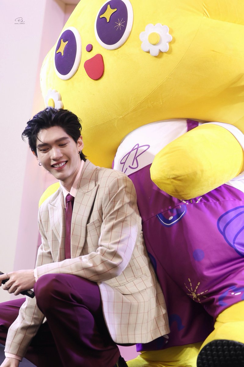 𝘱𝘤𝘩. — tweet media