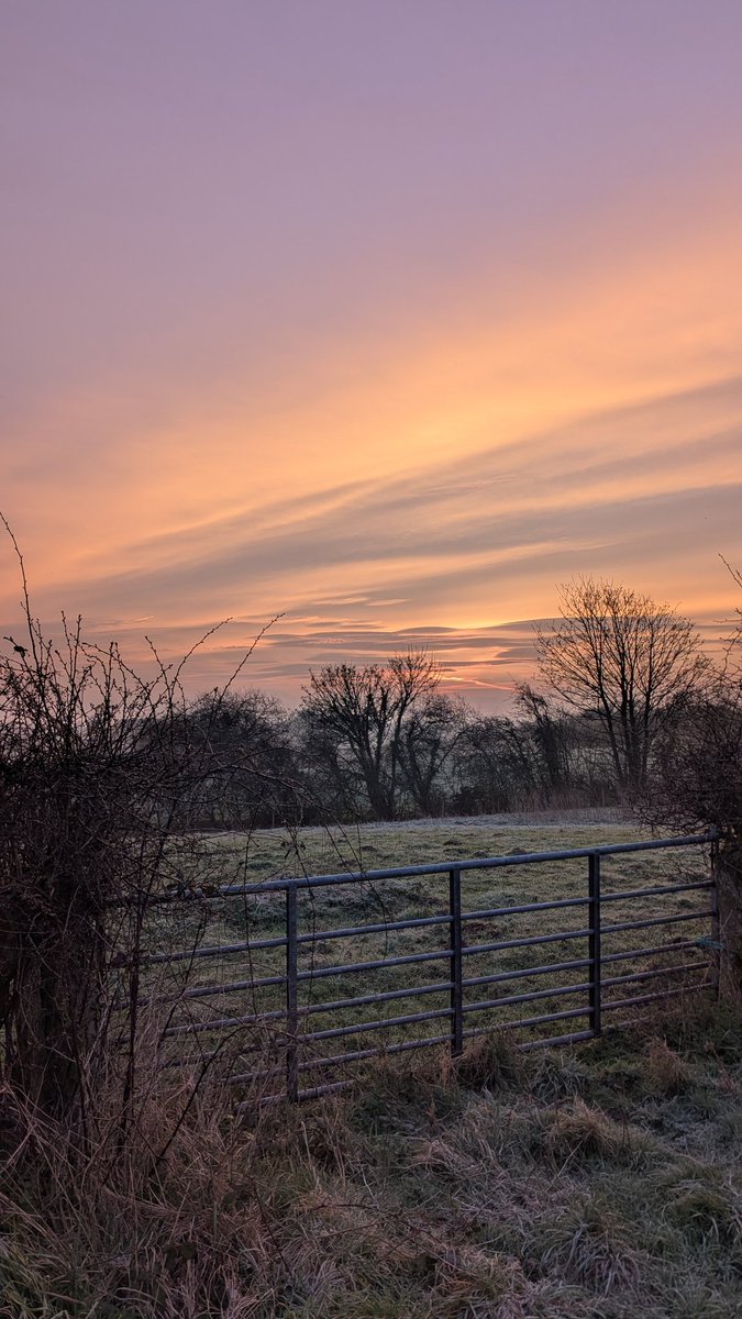 NotBadForHerAge's tweet image. Wow! #sunrise #cumbria