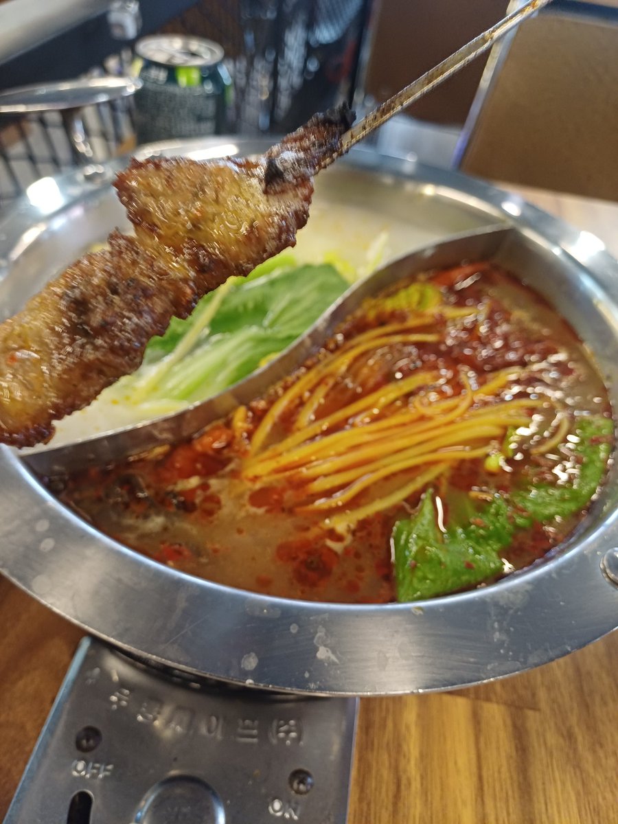 현빈씨 tweet media