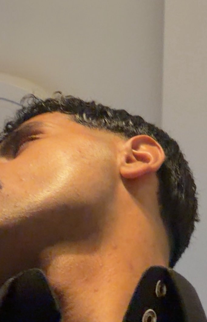 🤨