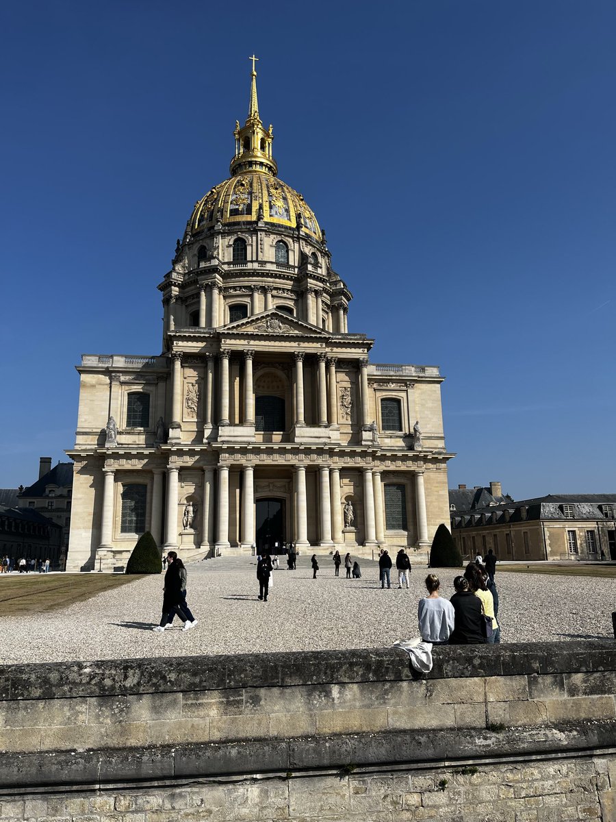 Dominiquepucini's tweet photo. "Ma patrie et partout où rayonne la #France, ou son génie éclate au regards éblouis, chacun et du climat de son intelligence, je suis concitoyen de toute âme qui pense"
La vérité c'est mon pays #Lamartine
#Paris https://t.co/NYuv3hkWgc