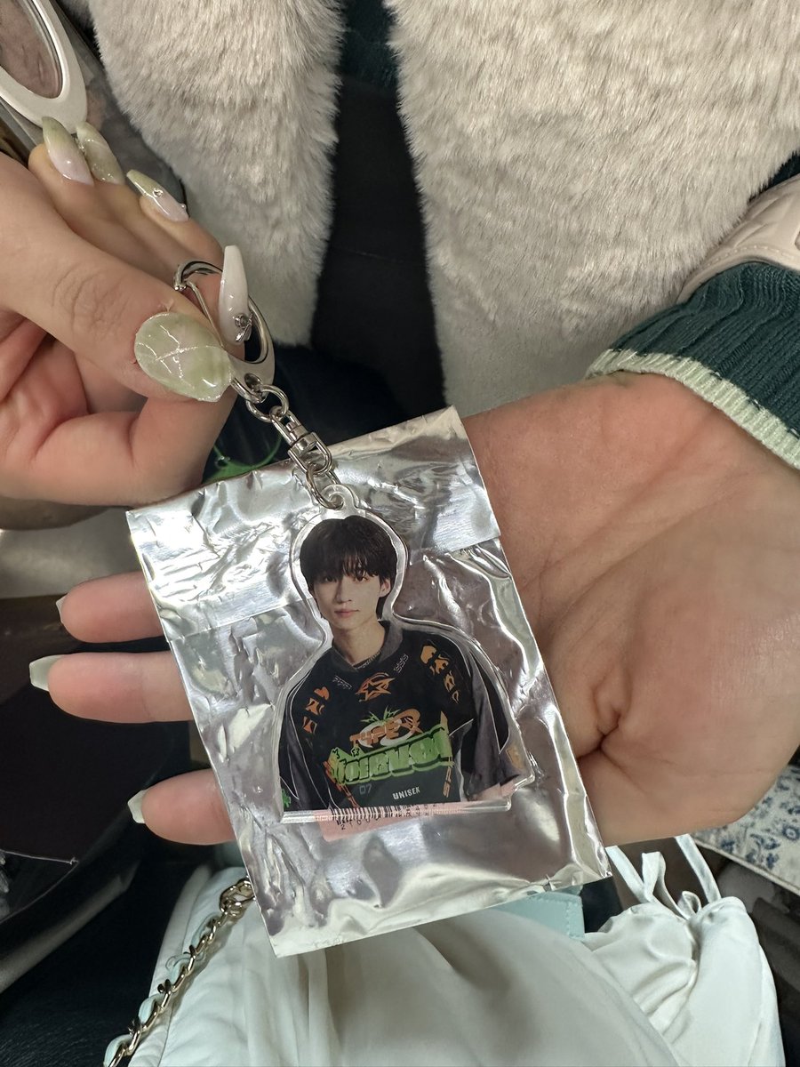 ゆーか tweet media