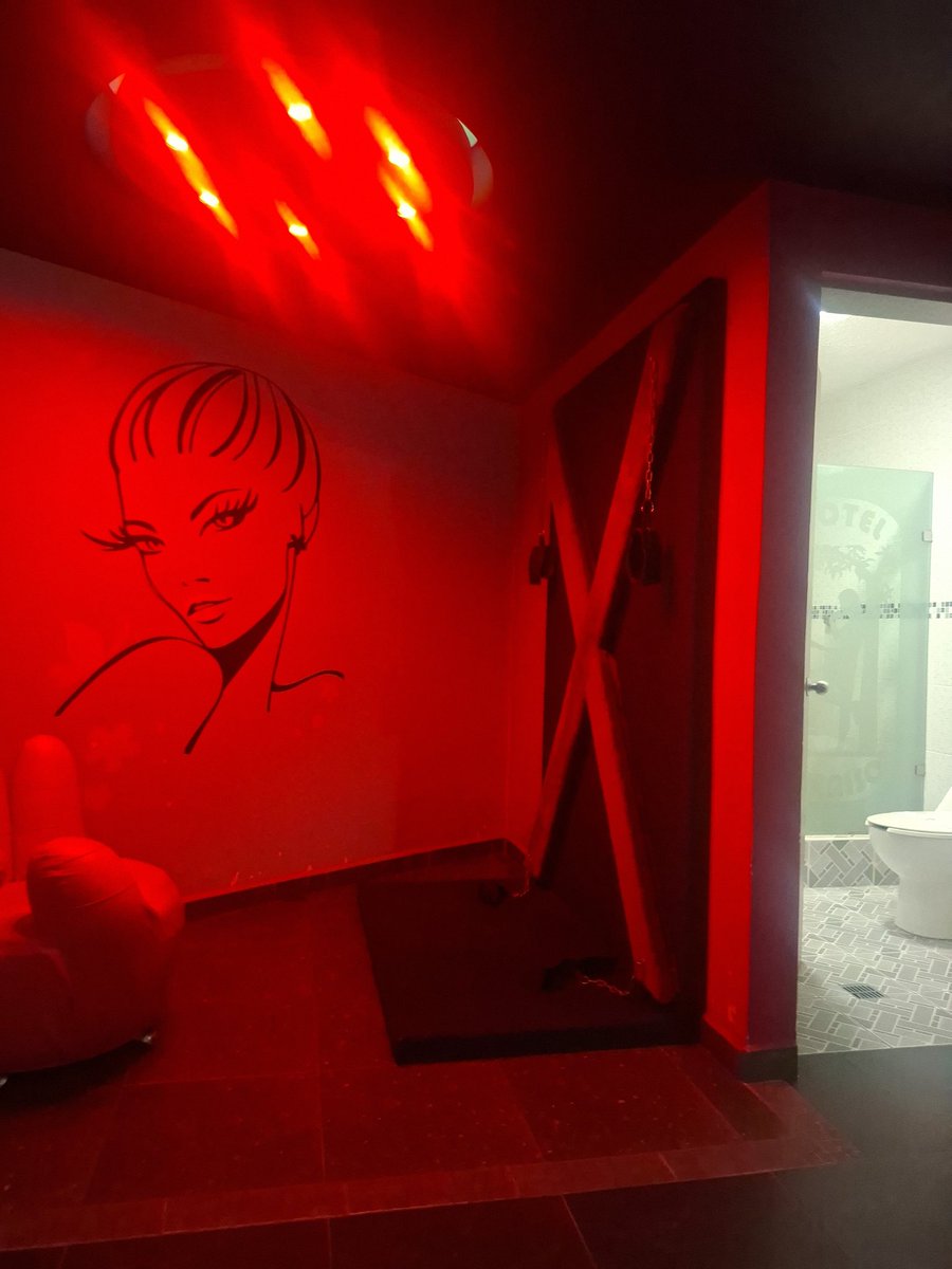 Ella y yo tweet media