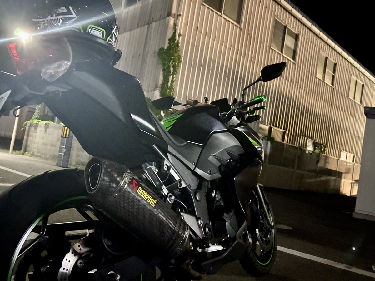 Maru_Z25's tweet photo. 名前 : まる
性別 : 🚺
年齢 : 20
身長 : 158㎝
愛車 : Z250
好き : バイク　ゲーム　漫画　食べる事
嫌い：渋滞

仲良くしてください🫶🫶🫶 https://t.co/vQBrqNLVn6