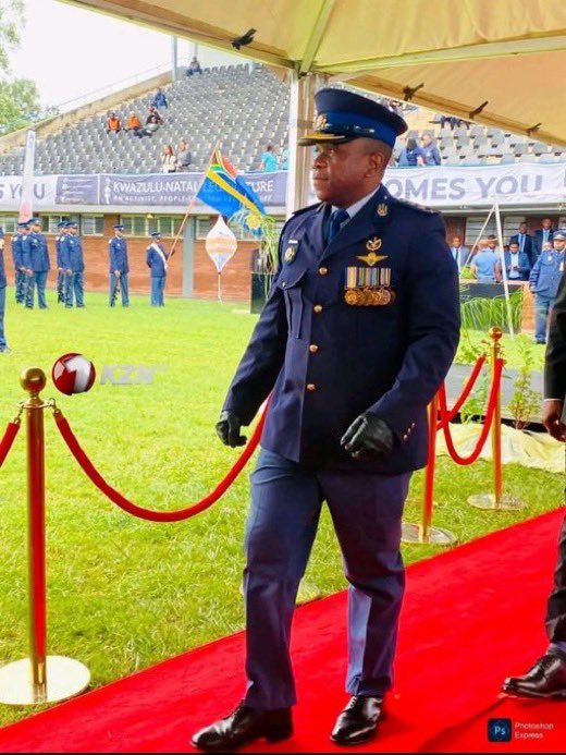 Man’s NOT Barry Roux tweet media