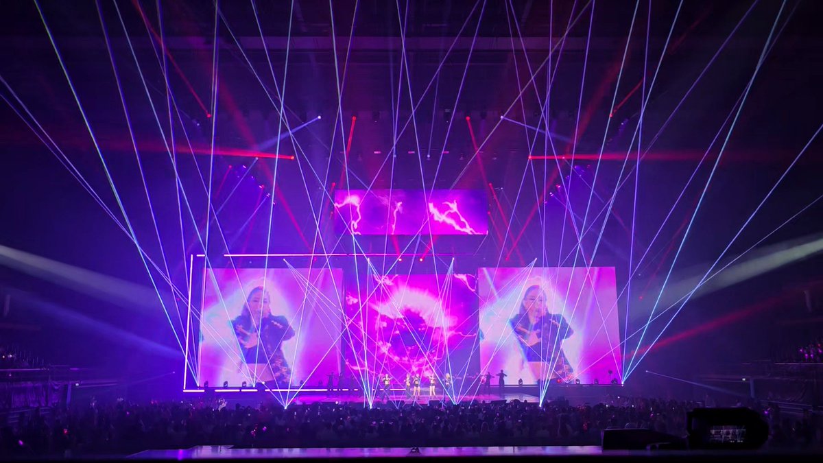 𝙡𝙤𝙫𝙚 𝙞𝙨 𝙡𝙤𝙪𝙙𝙚𝙧 𝙞𝙣 𝙢𝙤𝙣𝙤 ~ 🖤🤍 tweet media