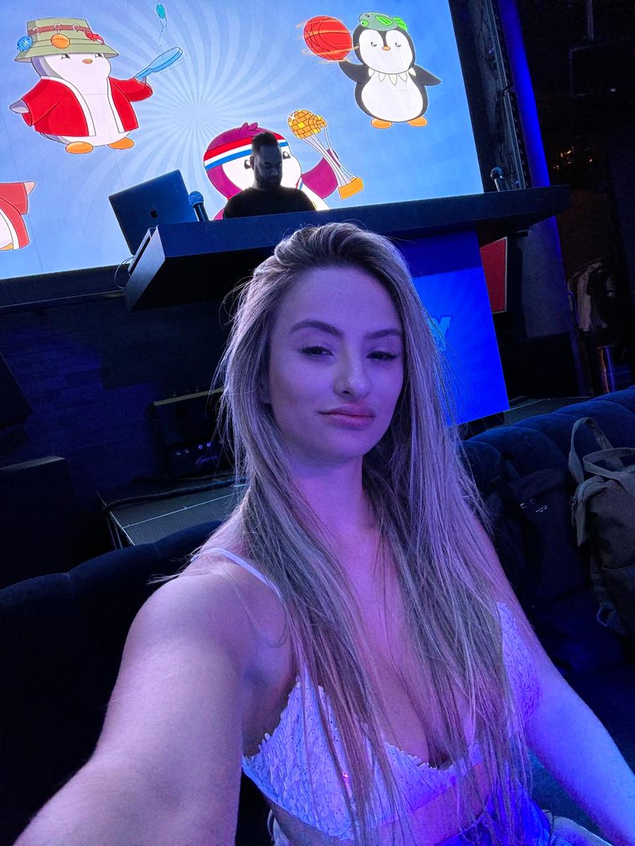 Jana 👑 tweet media