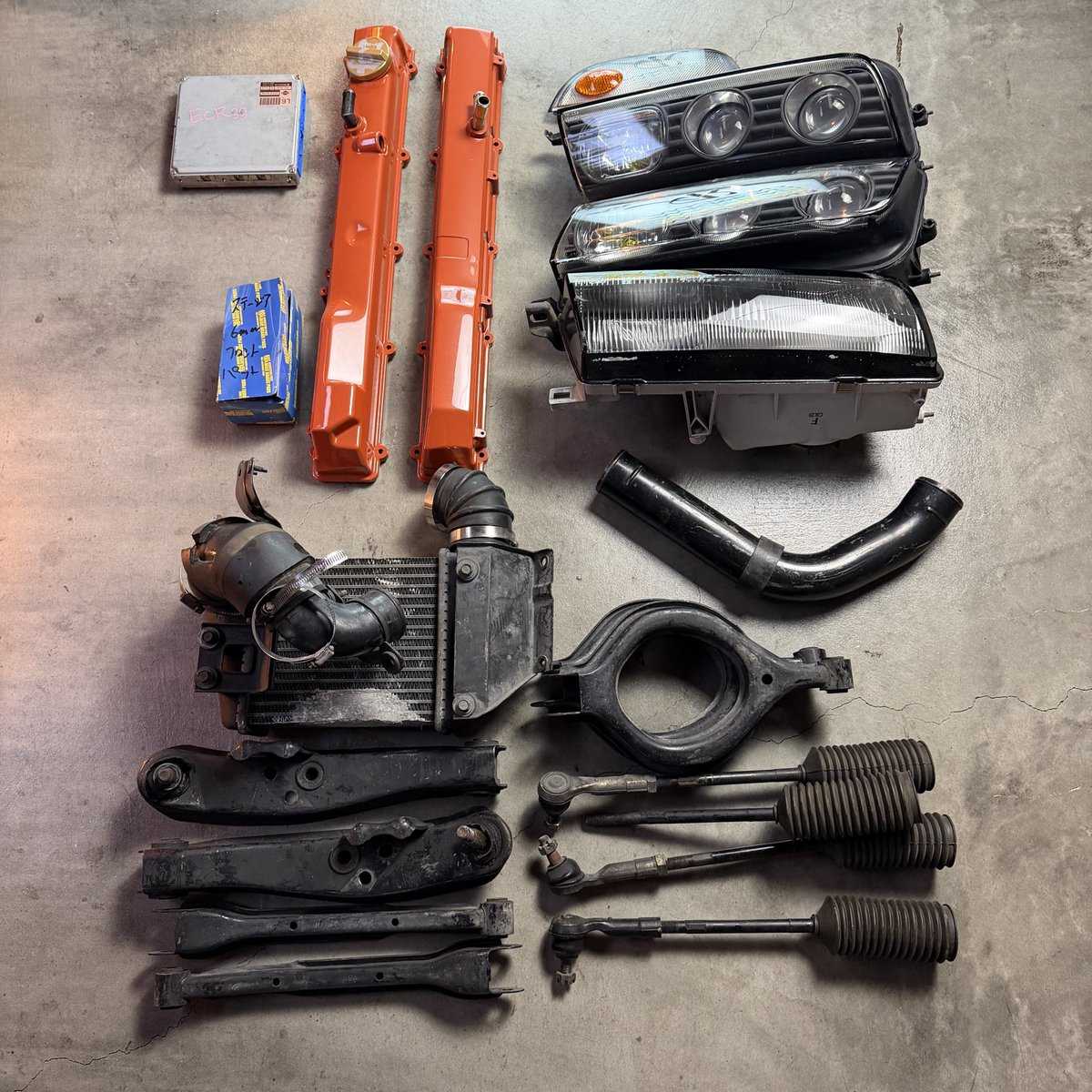 SHIRTSTUCKEDIN tweet media