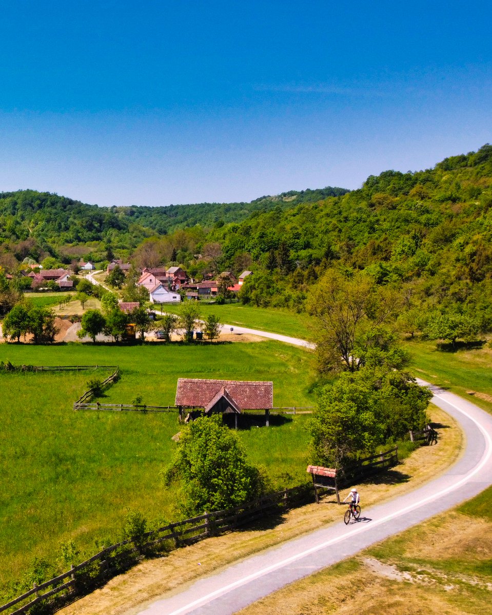 bikademy's tweet image. Not every ride needs a destination.

Some are just about the experience.

The moments in between.
The thoughts that come and go.
The feeling that everything slows down.

And somehow… that’s exactly what you needed.

#cycling #bicycle #bike #move #lifestyle