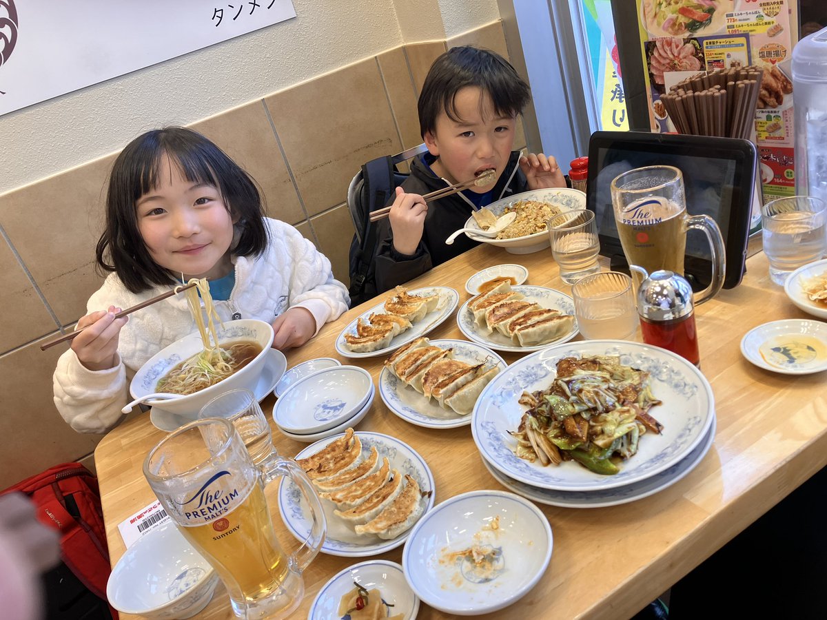 gonzaroid's tweet photo. よろこびのまち久喜マラソン大会に参加してきました。電車で1時間なので、割と近い。たくさんの知り合いに会えて、楽しく走れました。電車なので、帰りは飲めるし、最高ですね。ハーフマラソンは、狂人会女子に負けましたが💦 https://t.co/mJYhMkZlUn