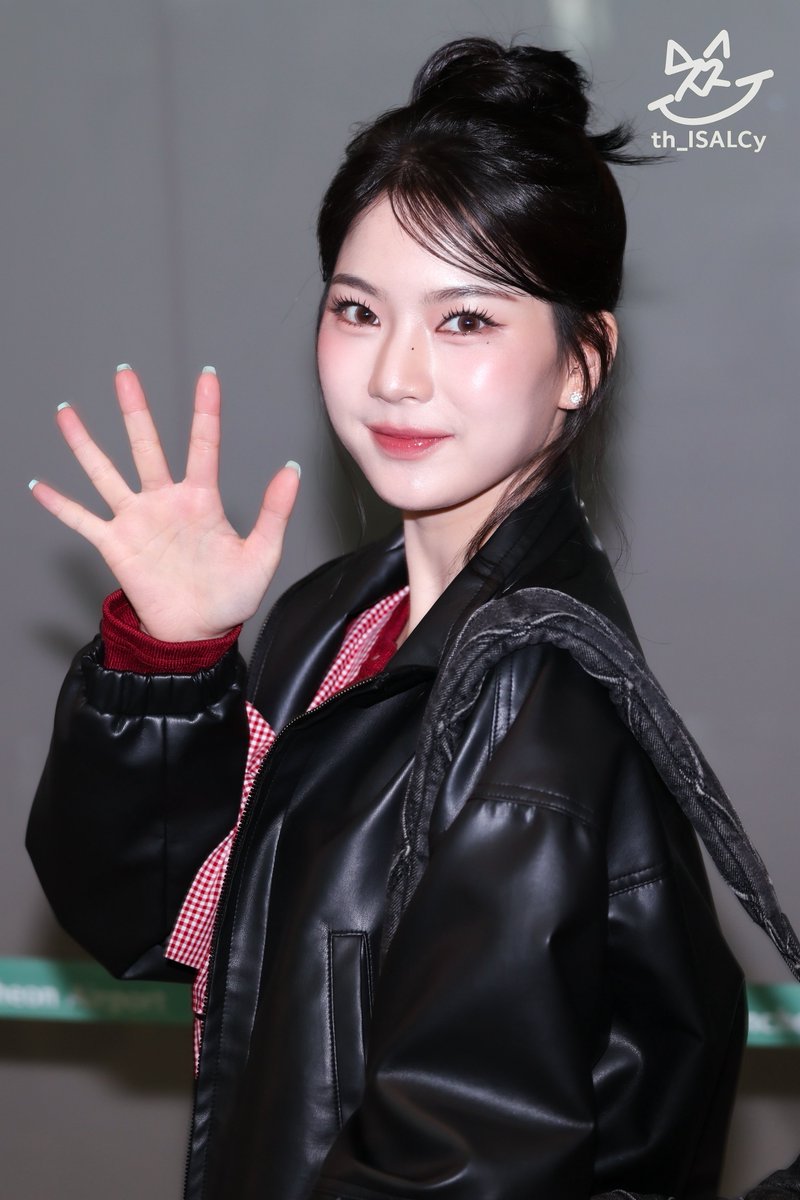 th_ISALCy tweet media