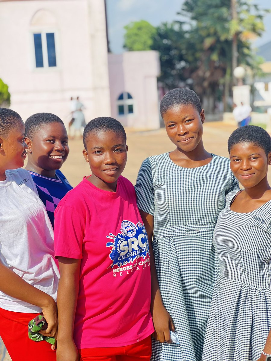 B4BENGEE's tweet photo. COUNTDOWN DAY 1 TO THE BIGGEST SRC WEEK FESTIVAL IN GHANA 🇬🇭 🩷💙💥😊💫  #src #highschool #mountsinai @Medikalbyk  @EiiScanty @wode_maya @1harrismadeit @gyaigyimii https://t.co/d4opQ9CLNA