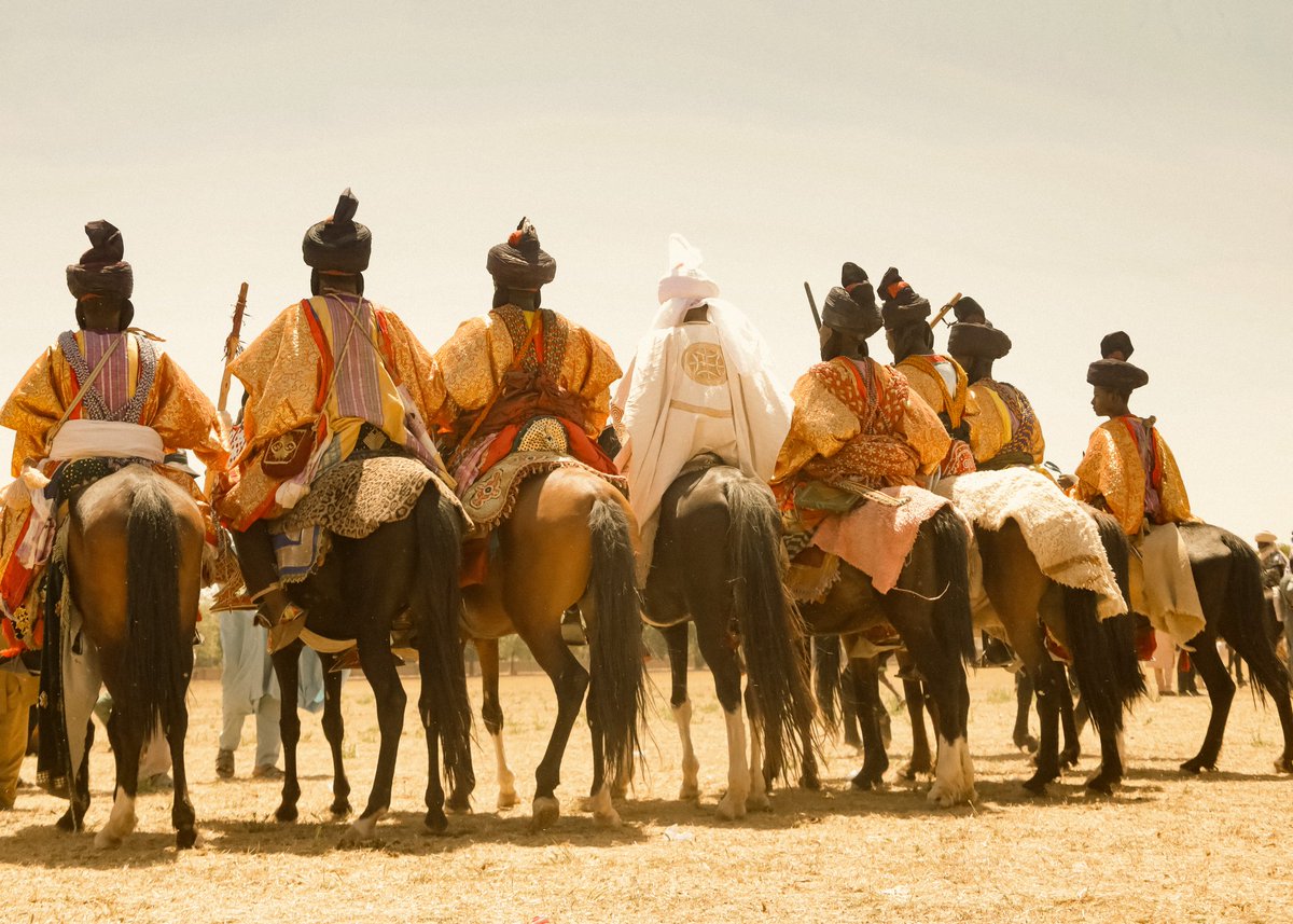 LekeViews's tweet image. Second day of Sallah at Hawan Bariki—celebrating Zaria’s royal heritage as the procession moves between the palace and town square, leading up to the grand Durbar.
#eid #durbar #zaria #emirate