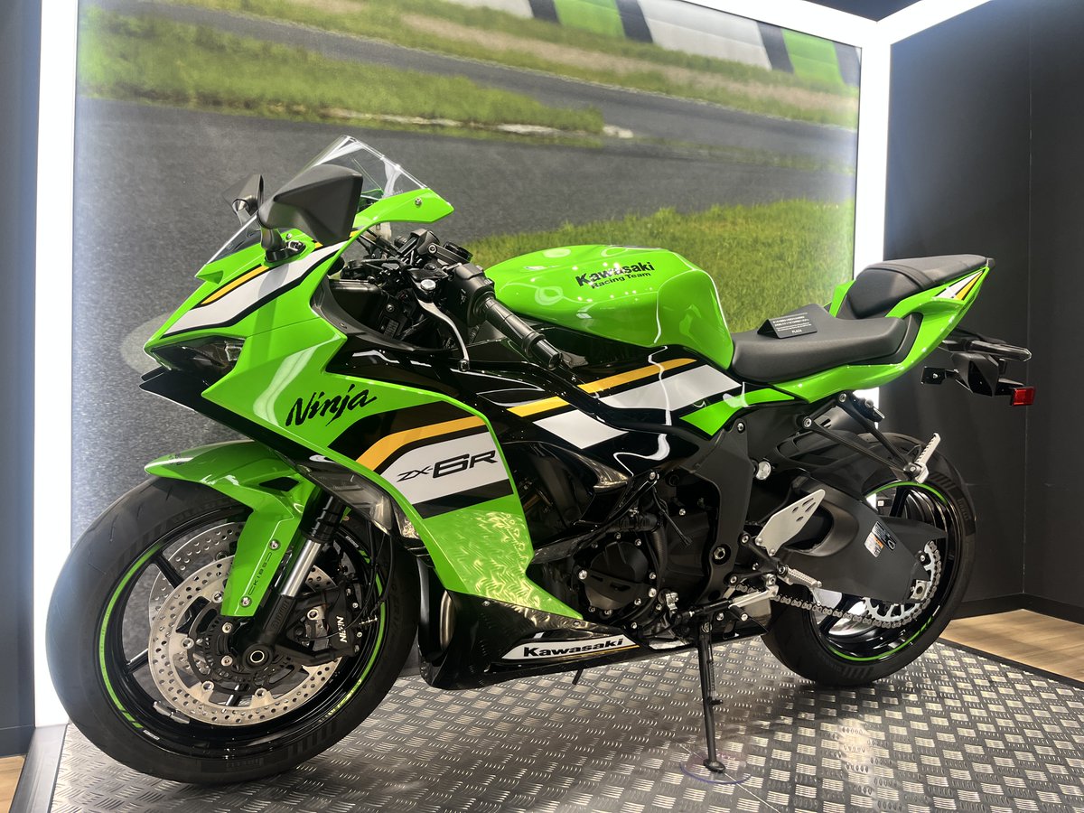 Ninja ZX-6R KRT EDITIONです！ ライムグリーンにイエローのラインが