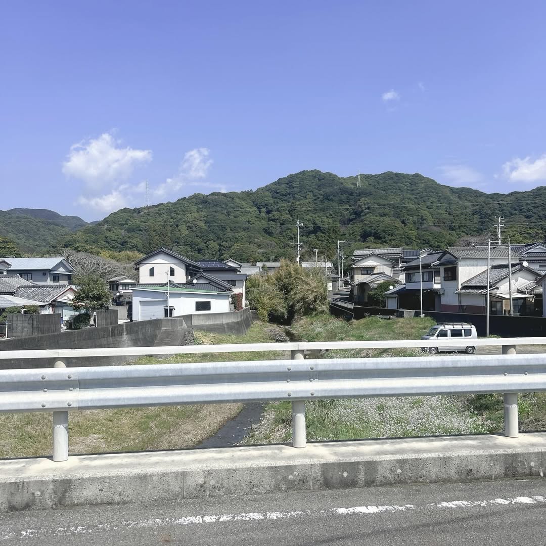 Josu_03's tweet photo. 久しぶりに実家へ。

室戸の空気は
少しゆっくり流れてる。

帰る場所があるって
ありがたい。

#しらすのいる暮らし
#室戸
#高知暮らし
#地方暮らし
#帰省 https://t.co/MlJuHrHpbp