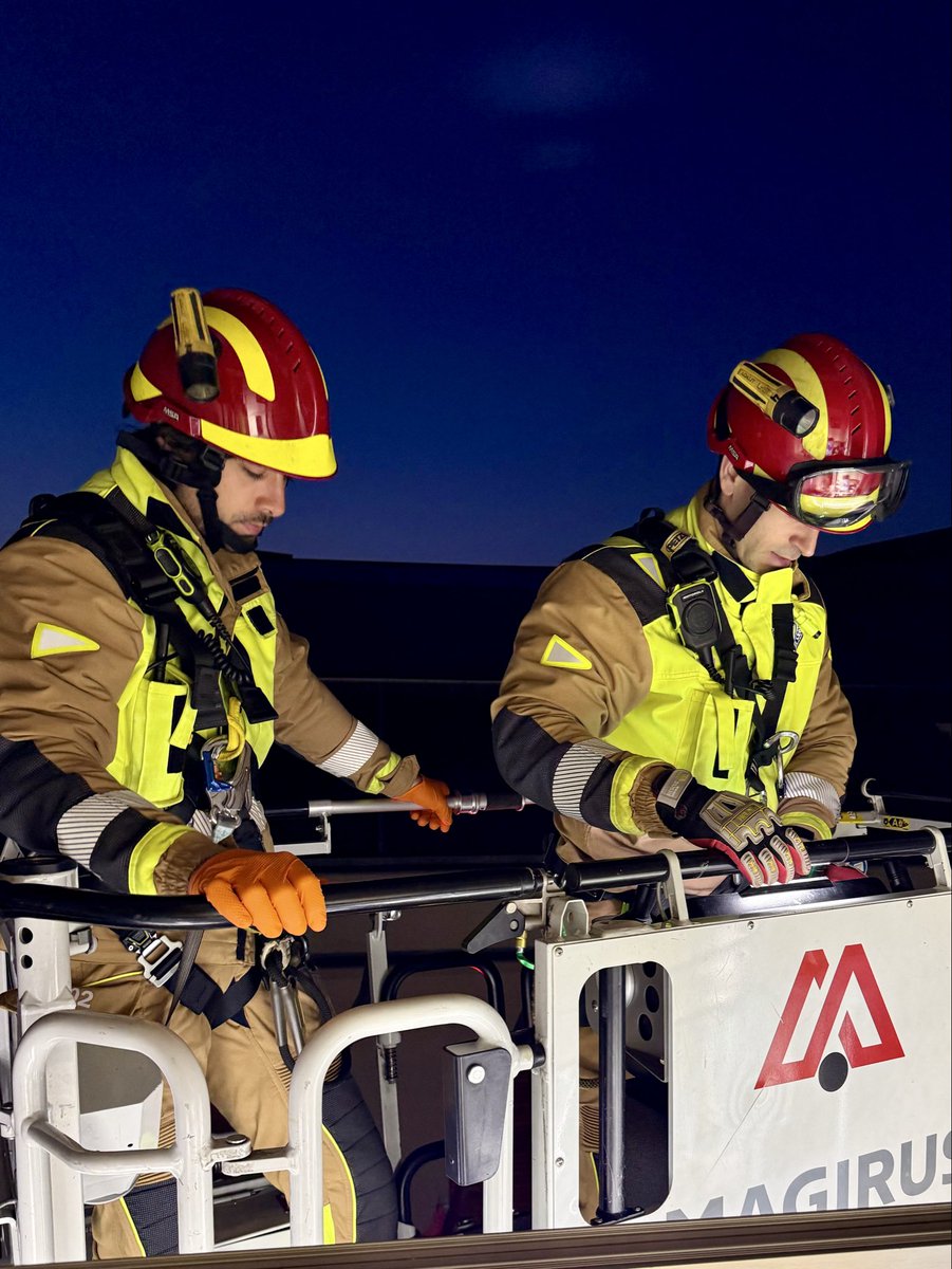 Bomberos de León tweet media