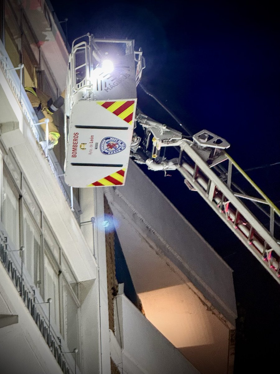 Bomberos de León tweet media