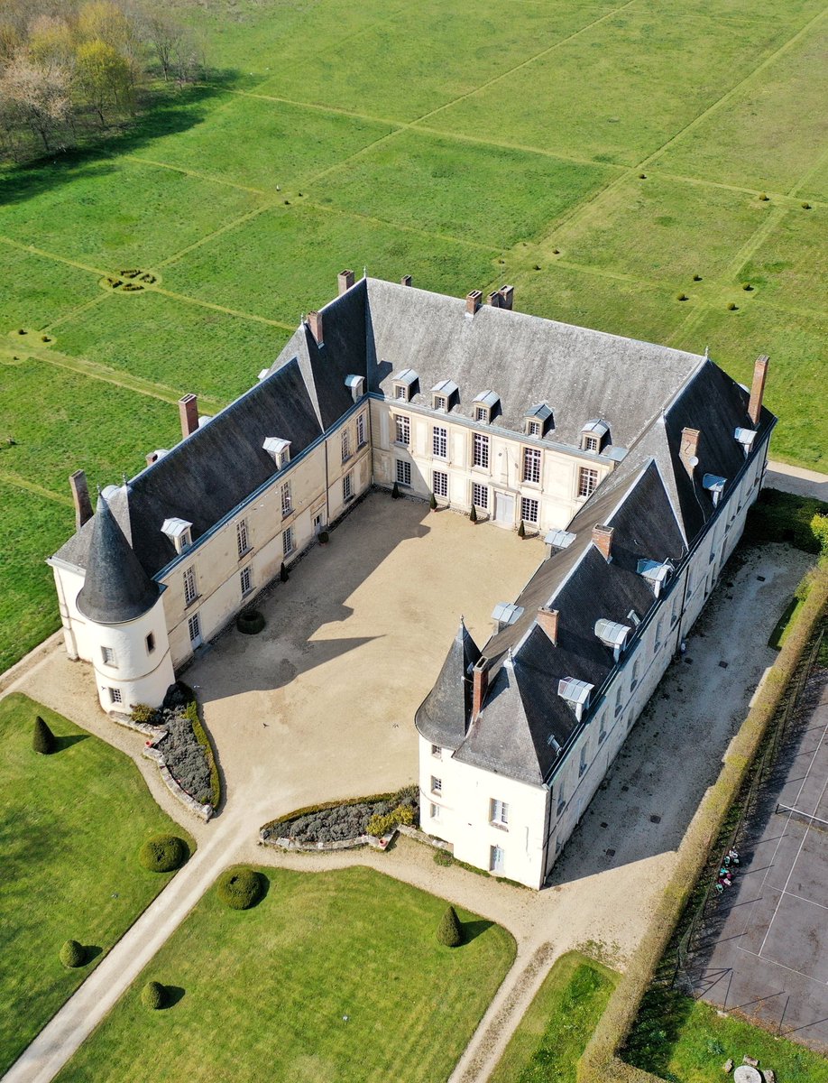 Châteaux & Histoire tweet media