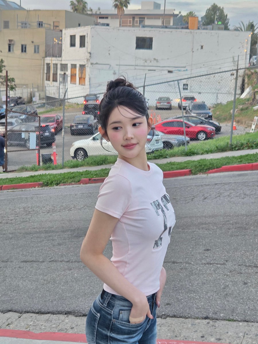 Hearts2Hearts Base tweet media