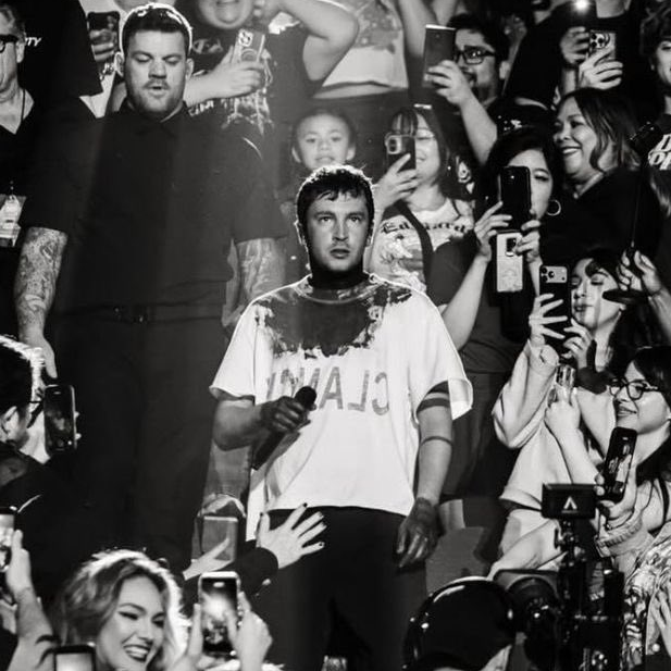 .eleanør tweet media