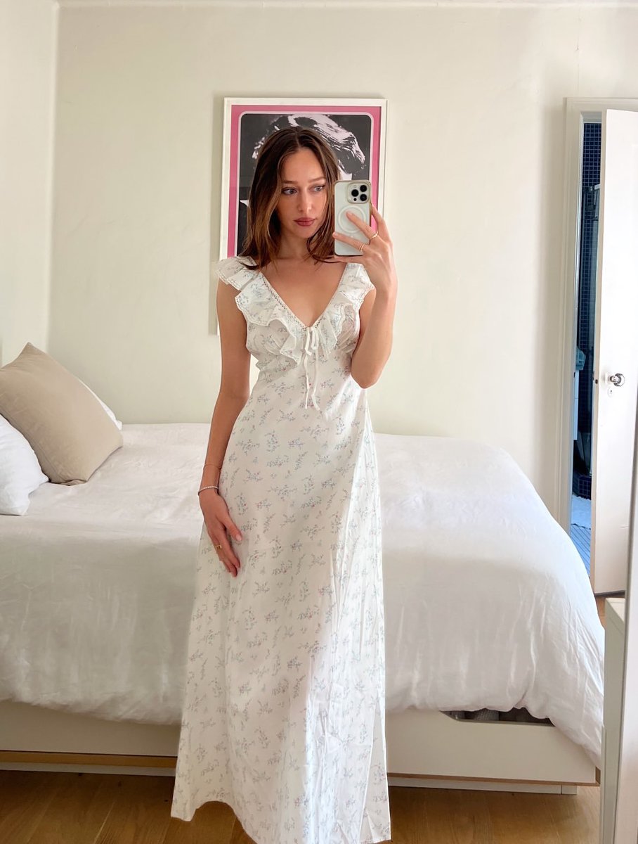 hourly alycia tweet media