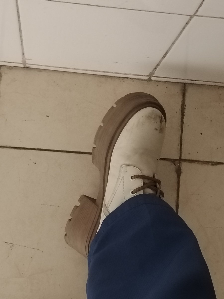 BAZSfindom's tweet photo. 跪在地上用舌头清理干净我的鞋😈 https://t.co/OrY4RZYlHe