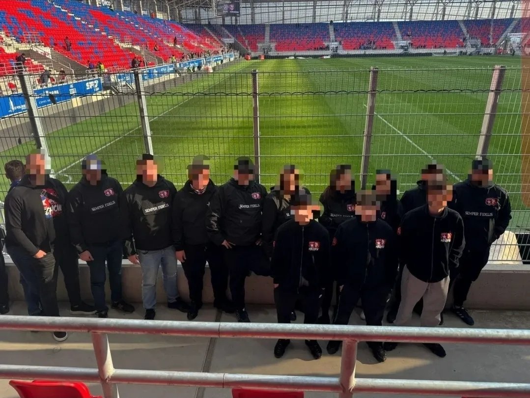 TS_19O6's tweet image. ★ 𝟭𝟬𝟬𝟬 𝗞𝗶𝗯𝗶𝗰ó𝘄 𝗪𝗶𝘀ł𝘆 𝗞𝗿𝗮𝗸ó𝘄 #𝗡𝗮𝗪𝘆𝗷𝗲ź𝗱𝘇𝗶𝗲 w Opolu. 𝗣rądnik 𝗖zerwony, 
𝗪iślaccy Patrioci, 𝗪iślacki Miechów, 𝗪iślackie Proszowice, 𝗪iślackie 
𝗪ęgrzce, 𝗪iślacka Akacjowa, 𝗪iślacka Wieczysta... 

 #PiłkaNożnaDlaKibiców
#ODR𝗪𝗜𝗦 #𝗪isłaTwitter