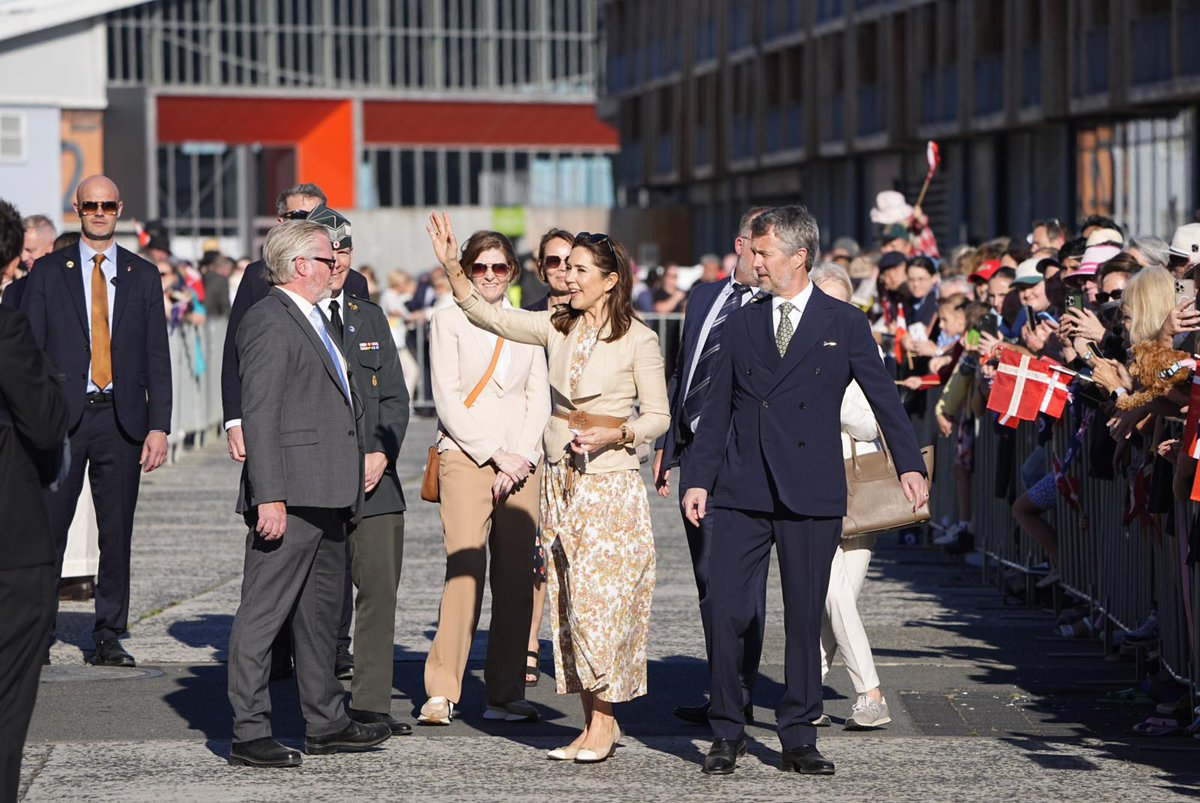 rwthofficial's tweet image. 🇩🇰🇦🇺
#Denmark’s King Frederik X and Queen Mary visited Hobart, The Queen’s birthplace and hometown, where they were received by the Governor of #Tasmania Barbara Baker to mark the State Visit to #Australia. They also visited various organisations and were greeted by huge crowds.