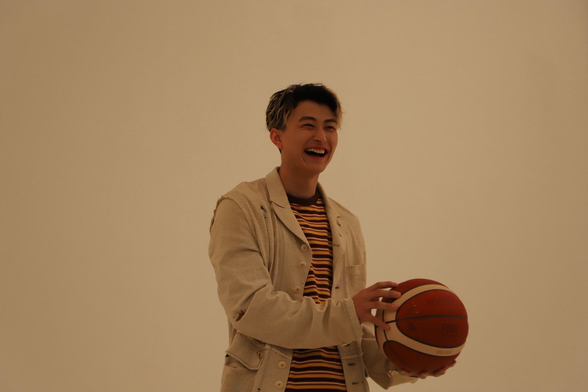 nagoyadolphins's tweet photo. Bリーグバレンタイン「MEN'S NON-NO賞」を受賞した #加藤嵩都 選手が都内スタジオで撮影に臨みました📸

記事の公開まで、今しばらくお待ちください🤩

また、後日撮影の裏側をお見せします👀

そちらも併せてお楽しみに🤣

#ドルフィンズ #メンズノンノ https://t.co/xFIpzO1Wn9