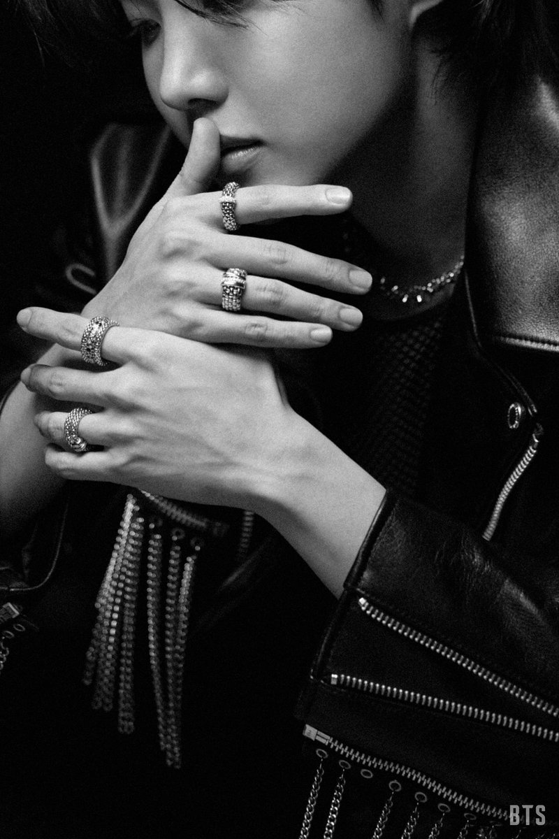 WHY DO THEY KEEP SHOWING ME THEIR HANDS LIKE I NEED THEM IN ME