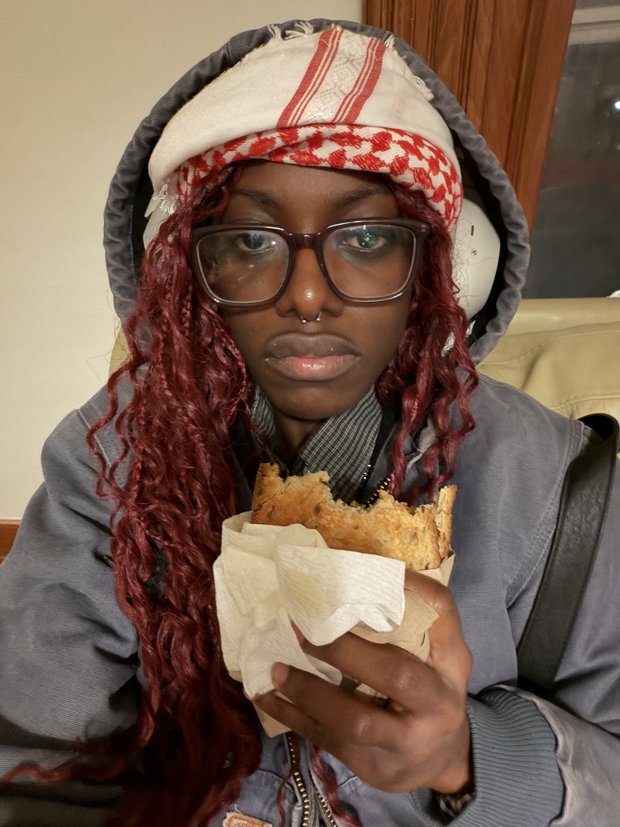 yizzy 🎸 tweet media