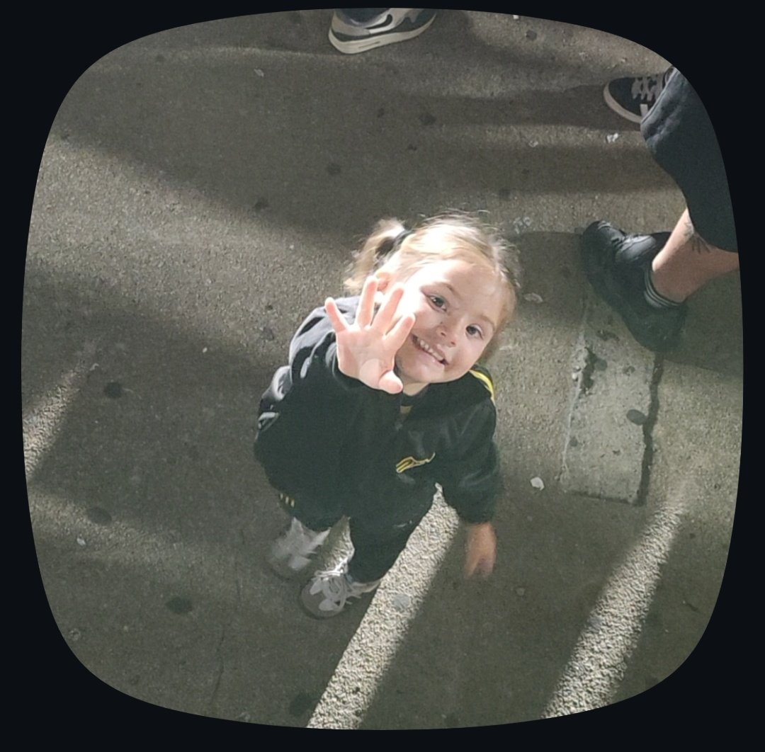 Ojita del Cap 👕💛🖤✨ tweet media