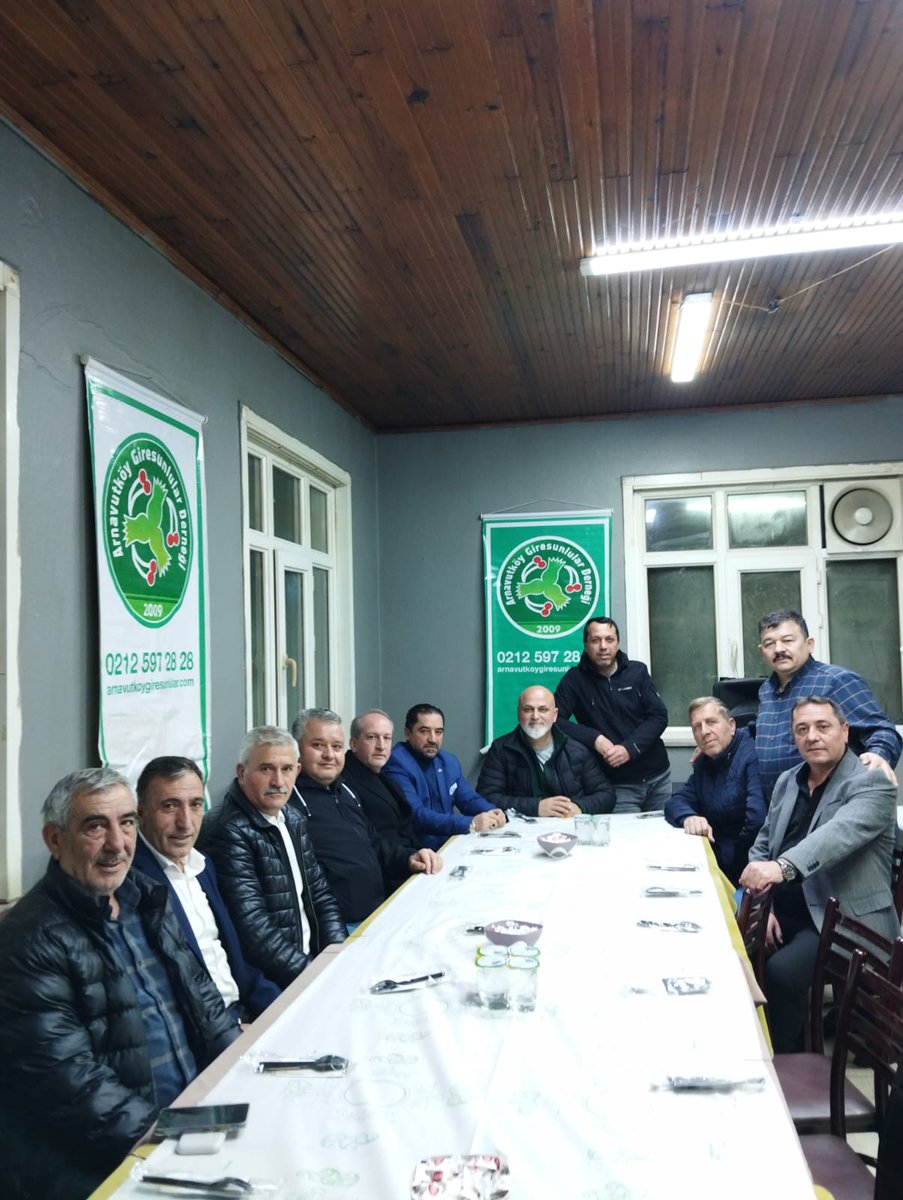 mhparnavutkoy's tweet photo. Milliyetçi Hareket Partisi Arnavutköy İlçe Başkanlığı olarak; İlçe Başkan Yardımcılarımız İlyas Güler, Aydın Çifçi, Nuri Kurt, Adem Bay ve Reis Bingöl, Arnavutköy Giresunlular Derneği’nin düzenlemiş olduğu sahur programına katılım sağlamıştır.

@_MHPistanbul_ 
@YasarKaba17 https://t.co/cVGPgAf19W