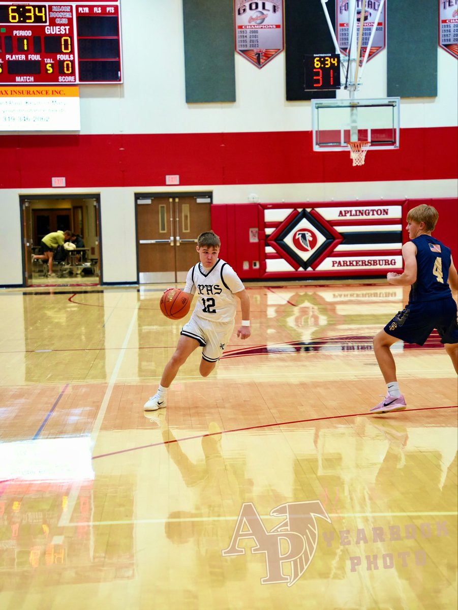 briar_lester1's tweet photo. Blessed to be apart of this team! Thankful for the seniors as their impact made it possible for us to be in the state tournament! Hard to believe that I only have one year left repping an A-P jersey, and while that is inevitable, I will forever be an A-P FALCON!!! #APforever https://t.co/3UtjYTJ0JP