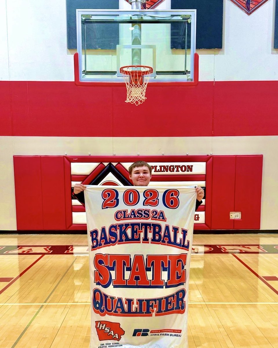briar_lester1's tweet photo. Blessed to be apart of this team! Thankful for the seniors as their impact made it possible for us to be in the state tournament! Hard to believe that I only have one year left repping an A-P jersey, and while that is inevitable, I will forever be an A-P FALCON!!! #APforever https://t.co/3UtjYTJ0JP