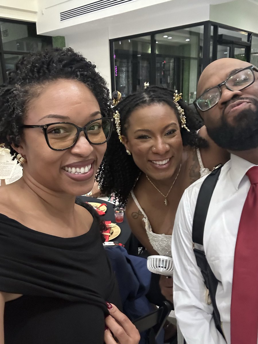 _dawnmontgomery's tweet image. The beautiful Bride and handsome Groom!!!! Had a blast today here in Jacksonville and won’t forget this day @JamalSTEELE #BlackLove 💍 ❤️